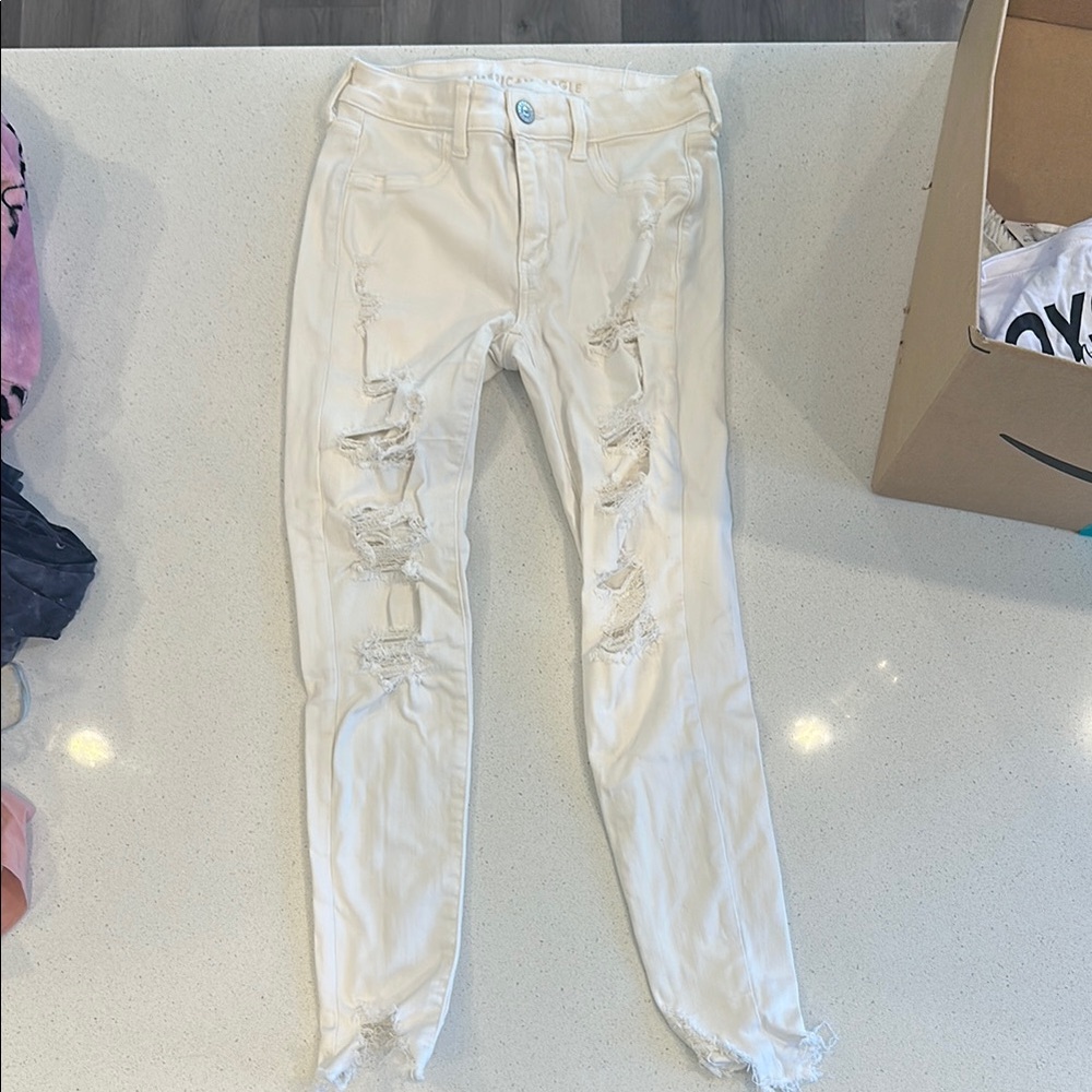 American Eagle Outfitters Cream Skinny Jeans